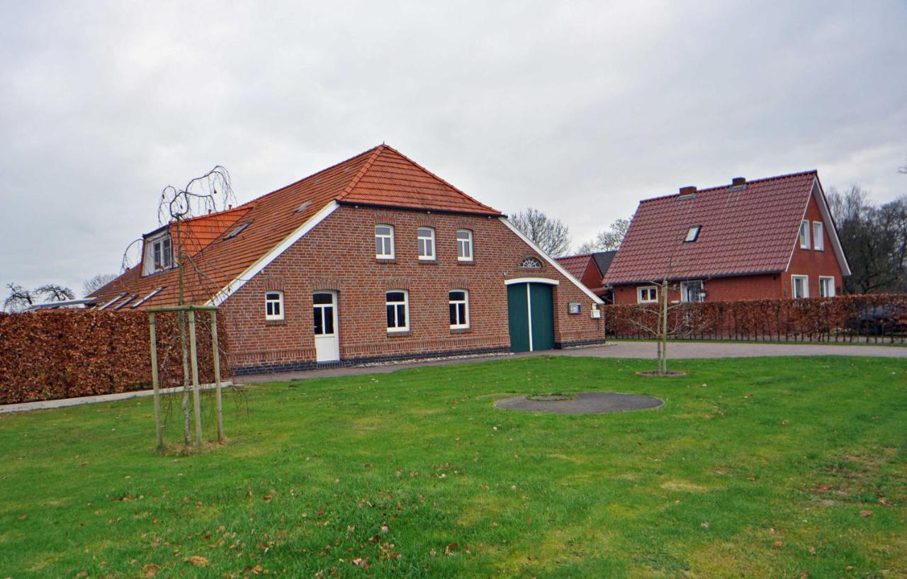 Ferienwohnung Im Gulfhof, 65269 Moormerland エクステリア 写真